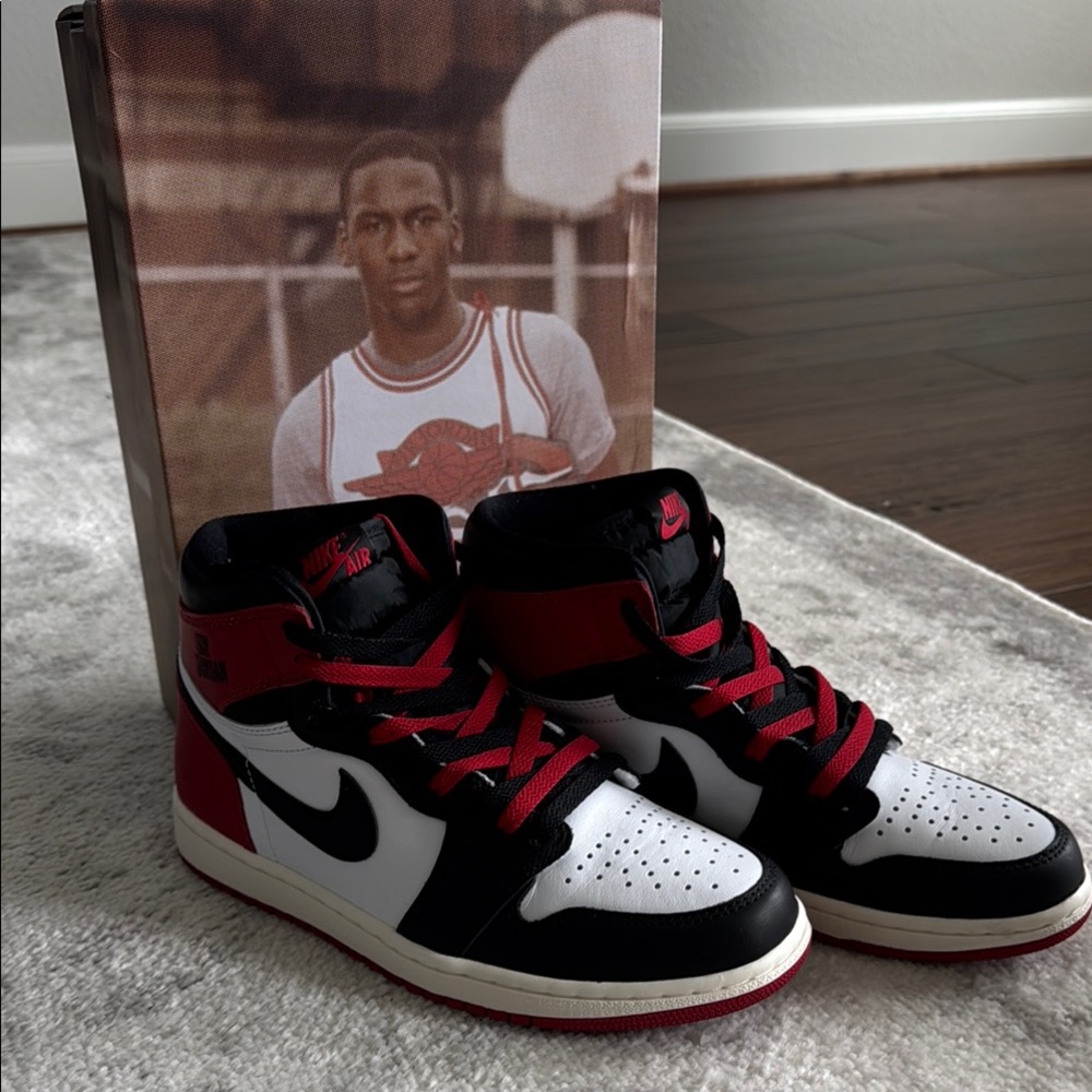 Nike Air Jordan 1 Retro Black Red White